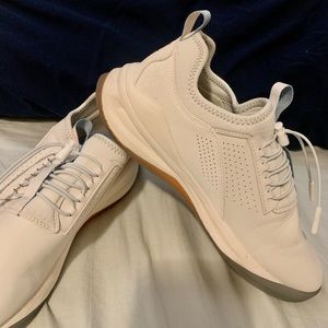 Cloves gym shoes, only worn once! Limited edition, no longer available online